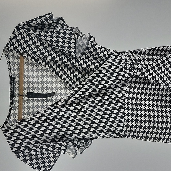 Black and White Houndstooth Dress - Picture 3 of 16